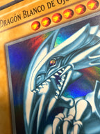 Dragón Blanco de Ojos Azules