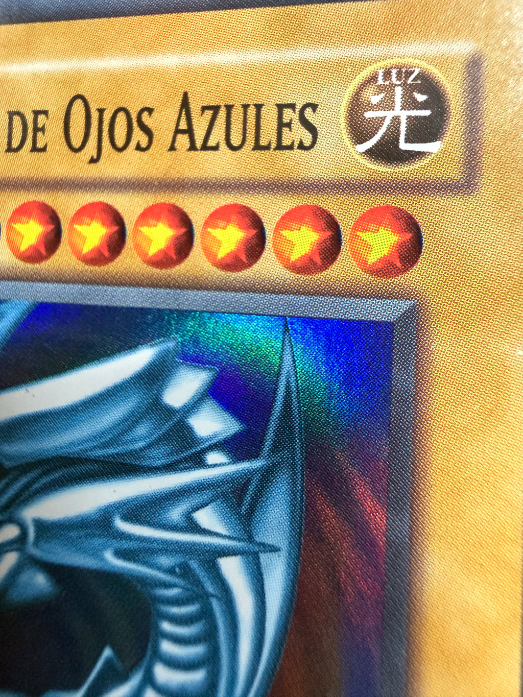 Dragón Blanco de Ojos Azules